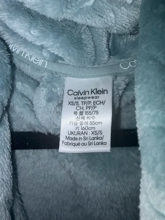 Calvin Klein Women's Light Gray Plush Robe Jacket - Picture 4 of 7
